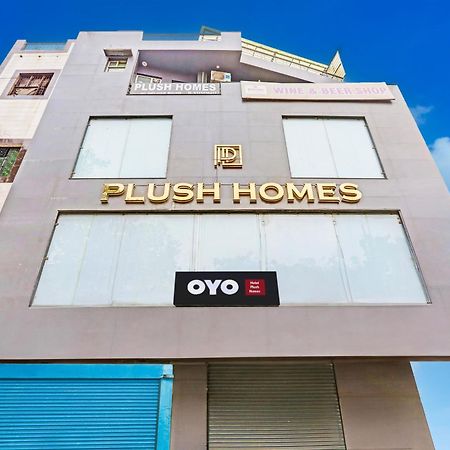 Hotel O Plush Homes New Delhi Bagian luar foto