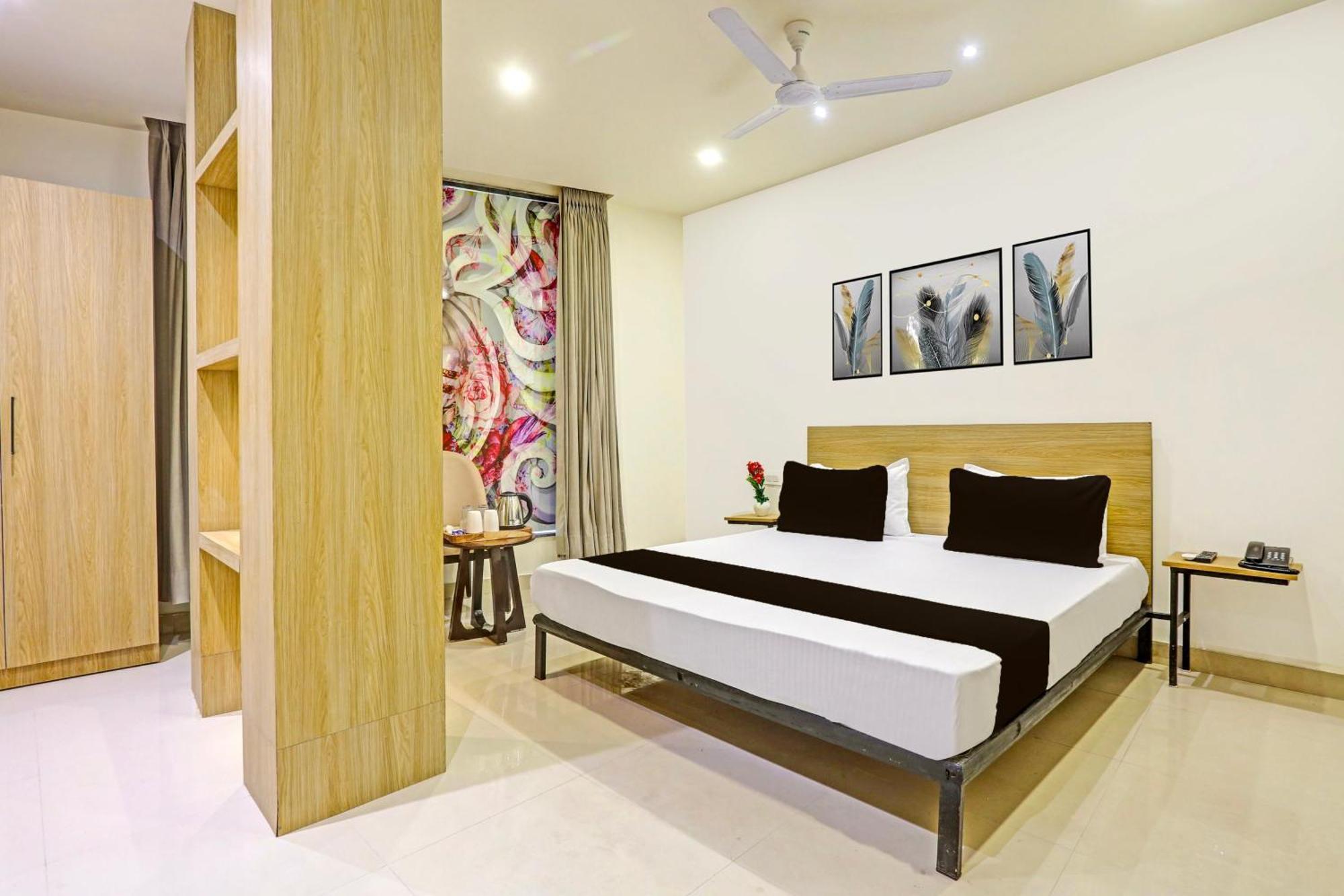 Hotel O Plush Homes New Delhi Bagian luar foto