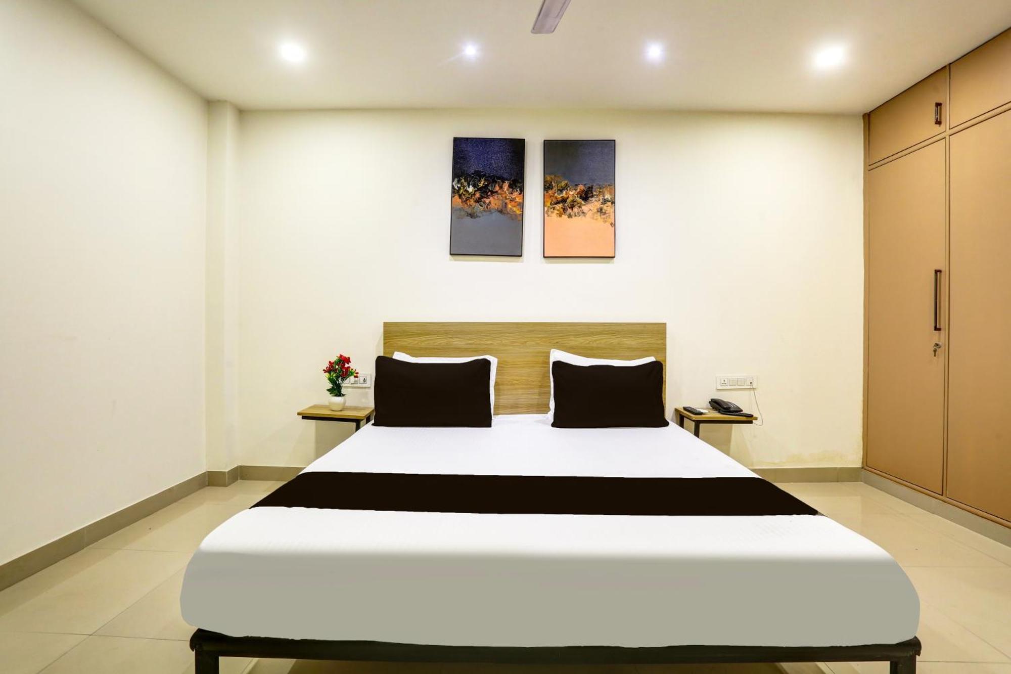 Hotel O Plush Homes New Delhi Bagian luar foto