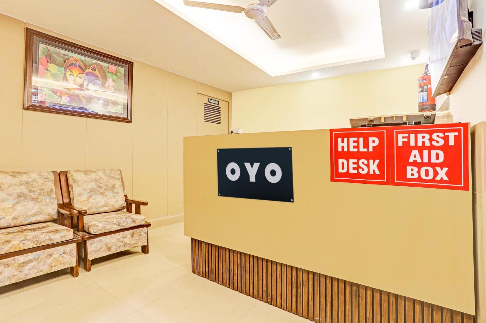 Hotel O Plush Homes New Delhi Bagian luar foto